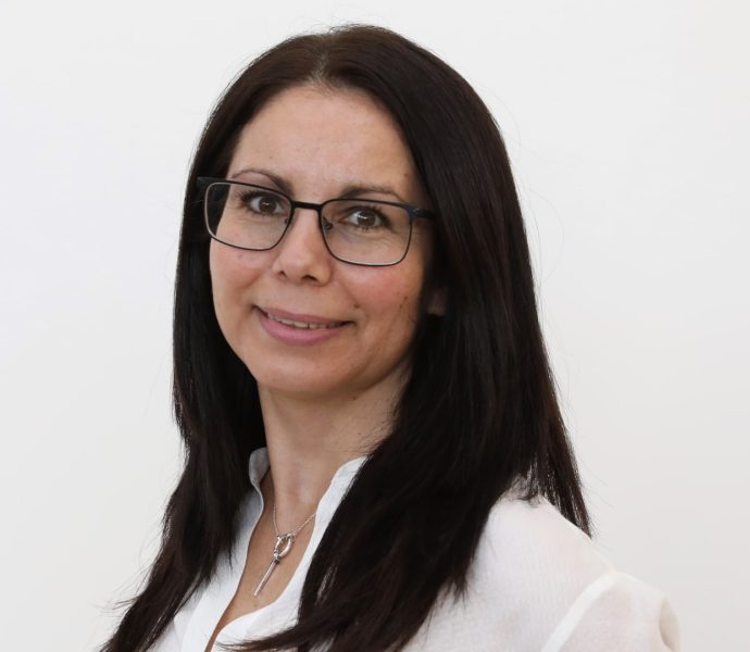 Andrea Moreno Switt, Directora de Postgrado e Investigación y profesora Asociada.